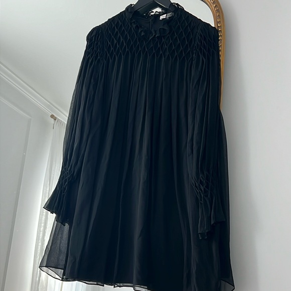 Rebecca Taylor Dresses & Skirts - Rebecca Taylor Black will dress M diamond smocked